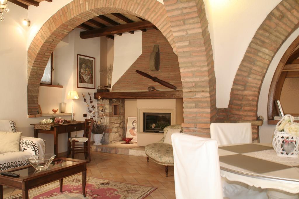 Borgo Medioevale Apartamento Todi Exterior foto
