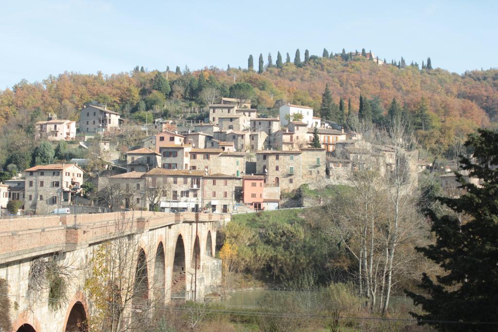 Borgo Medioevale Apartamento Todi Exterior foto